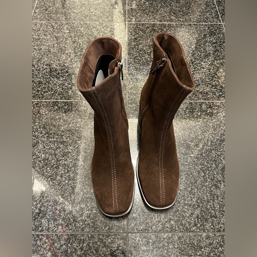 La CANADIENNE Brown Suede Heeled Boots